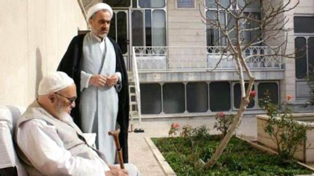 احمد منتظری در کنار پدرش آیتالله منتظری