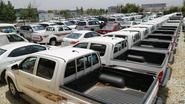 پلاک های جعلی خودروها در افغانستان دردسر دولت و تاجر Bbc News فارسی