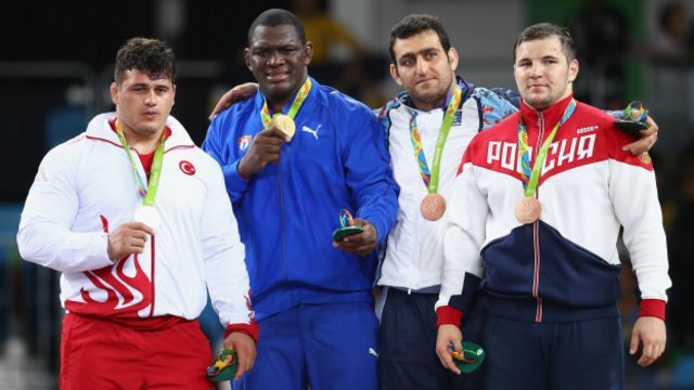 Sabah Şəriəti medalı 