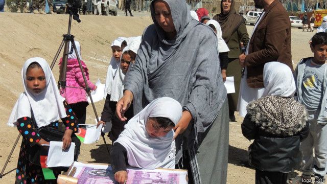 یک افغانی یک مکتب طرحی تازه برای رشد معارف Bbc News فارسی