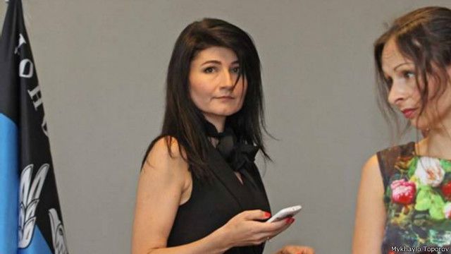 МЗС Чехії закликало Нелу Ліскову "негайно принипинити" використовувати титул "почесного консула".