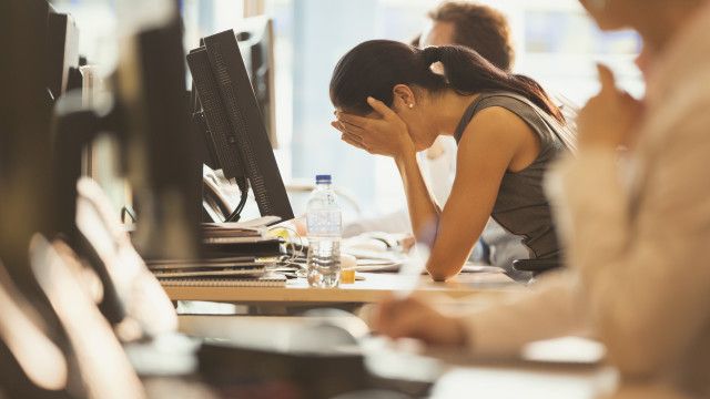'Burnout' atau kelelahan berlebihan di tempat kerja disebut sebagai penyakit modern, tapi ternyata di masa lalu pun banyak orang mengalaminya.