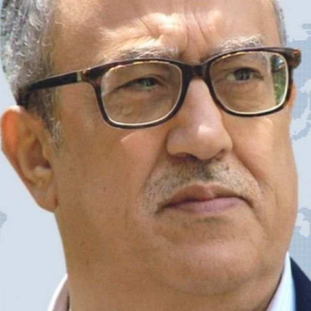 مقتل الكاتب الأردني ناهض حتر أمام دار العدل بعد اطلاق النار عليه Bbc News عربي