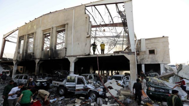 قتل في الغارة على مجلس العزاء 140 على الأقل وأصيب أكثر من 500 آخرين.