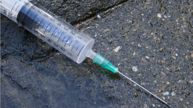 美国夫妇被控给自己孩子注射海洛因 c News 中文 美国夫妇被控给自己孩子注射海洛因 c News 中文