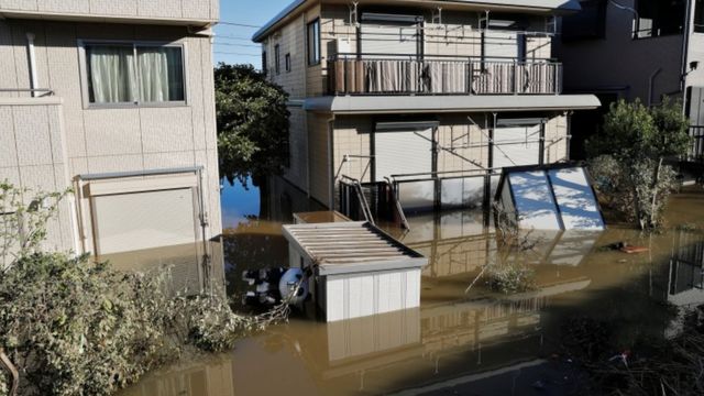 浸水した川崎市の住宅地