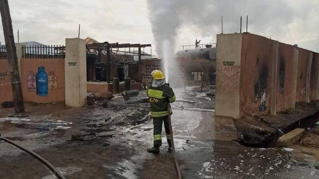 Baruwa gas explosion in Lagos: Eight pipo die and several odas injure for  di fire incident - BBC News Pidgin