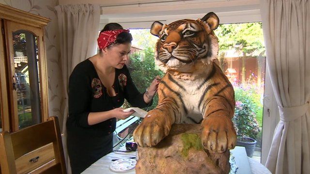 Zoe Fox with her tiger cake creation