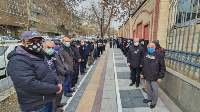 تجمع مقابل دادسرای نظامی در تهران