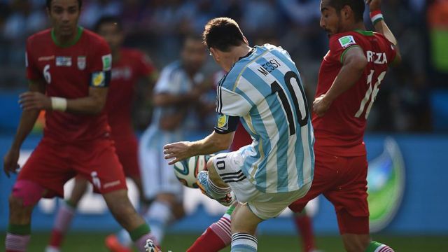 ت﻿یم ایران در بازی با آرژانتین عملکردی خوب داشت و در آخرین لحظات بازی مغلوب نبوغ لیونل مسی و ضربه استثنایی‌ کاپیتان آرژانتین شد