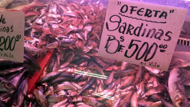 Venta de sardinas en Caracas