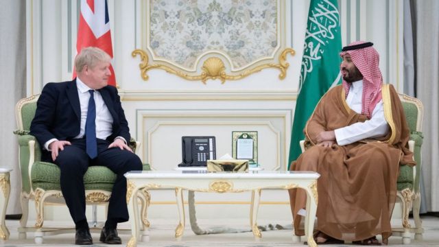 ولي العهد السعودي محمد بن سلمان ورئيس الوزراء البريطاني بوريس جونسون، 16 مارس/آذار 2022