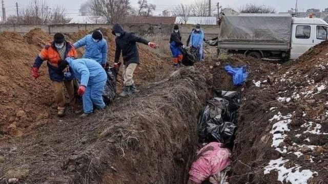 مقبرة جماعية في ماريوبول