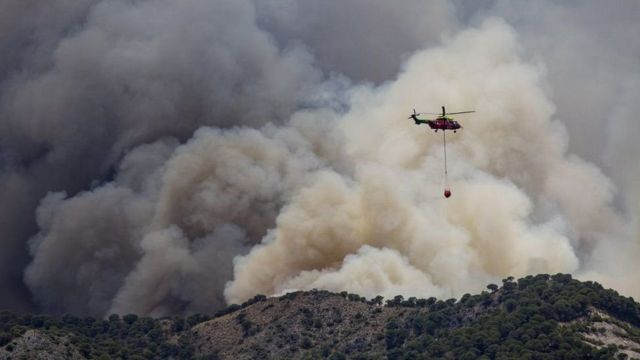 جنوب إسبانيا: الحرائق في تلال ميخاس تقترب من المنتجعات السياحية