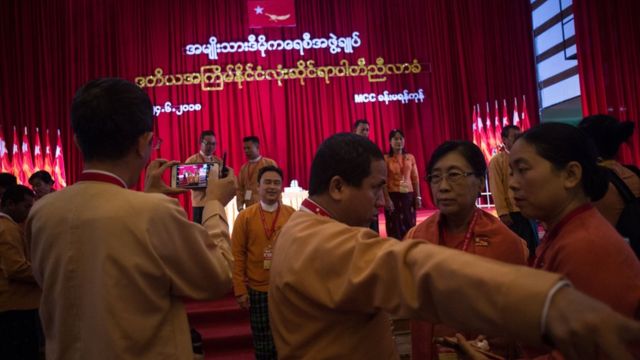 အခု အရေးယူလိုက်သူတွေ ကို ပါတီတာဝန်ကနေ ရပ်ဆိုင်း လိုက်တာဖြစ်
