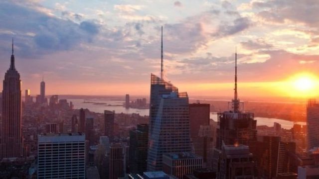 未来城市：用喷射背包在空中赶路- BBC News 中文