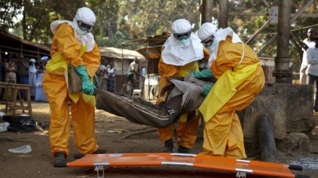 Abaganga bariko barafasha uwanduye iyo ngwara ya Ebola