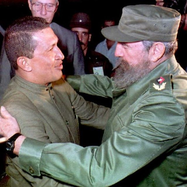 La relación personal entre Chávez y Fidel Castro comenzó a forjarse en 1994, cuando el venezolano visitó La Habana.