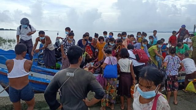 ရခိုင်ရွေးကောက်ပွဲနဲ့ပတ်သက်လို့ UEC ရဲ့ထုတ်ပြန်ကြေညာချက်ဟာ စစ်ဘောင်ဧရိယာကို ချဲ့လိုက်တဲ့သဘောဖြစ်နေတယ်လို့ ဝေဖန်မှုတွေရှိ