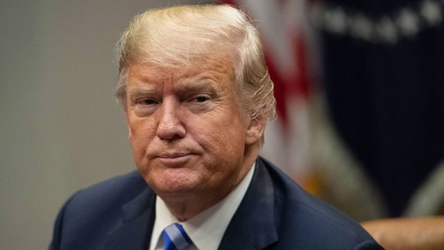 Bwana Trump yavuze ko uwanditse iyo nkuru y'igitekerezo utatangajwe izina nta "bugabo bwe"