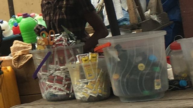 Awọn ọti lile to wa lori atẹ fun tita