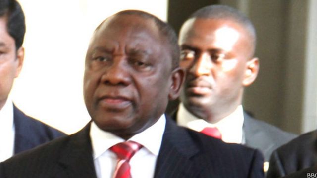 Le Vice-président sud-africain Cyril Ramaphosa dit craindre que les soucis judiciaires du ministre Gordhan affectent la relance de l'économie nationale.