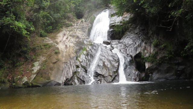 Cachoeira e lagoa no Cerrado