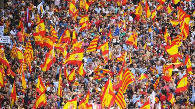 カタルーニャ独立運動主導の州首相に圧力高まる 演説控え cニュース
