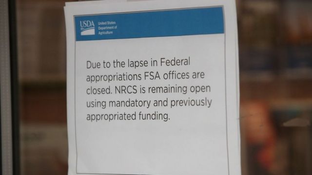 Announcement of closure of government offices in the US due to lack of federal funding.