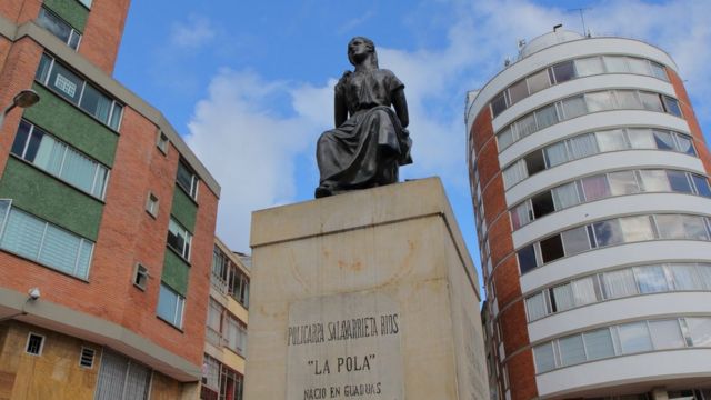 Estatua de Policarpa Salavarrieta en Bogotá.