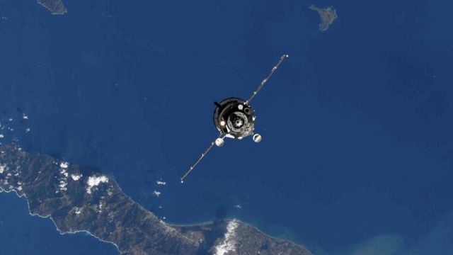 "Union" flies up to the ISS