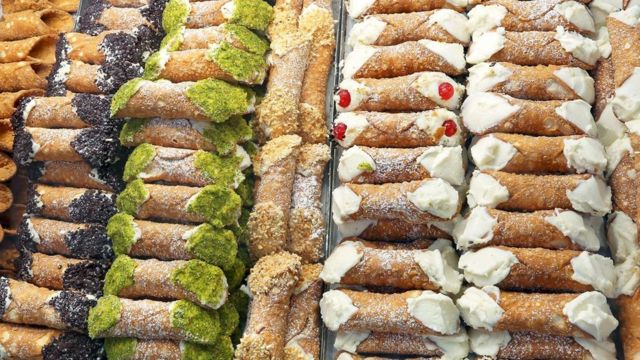 Cannoli Siciliano: Uma Jornada de Sabor em Cada Mordida