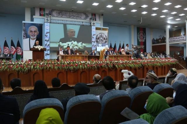 اشرف غنی رئیس جمهوری افغانستان: طالبان باید نشان بدهند که از رعایت یک آتش بس سرتاسری ترس ندارند