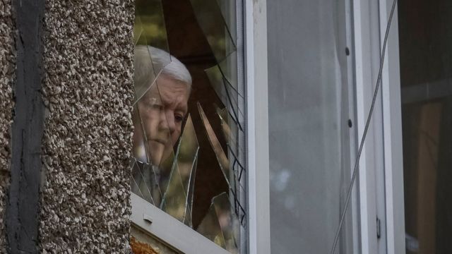 Femme à la fenêtre Donbass
