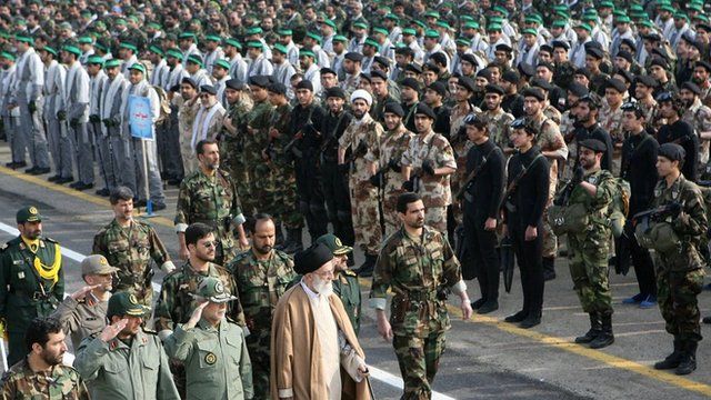 مراسم بازدید آیت الله خامنه‌ای از نیروهای مسلح