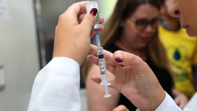Verba reservada para compra de vacinas é menor do que em 2019, antes do início da pandemia