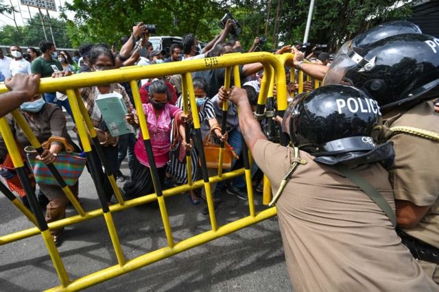 Sri Lanka'da yaşanan ekonomik krizi halk protesto etti