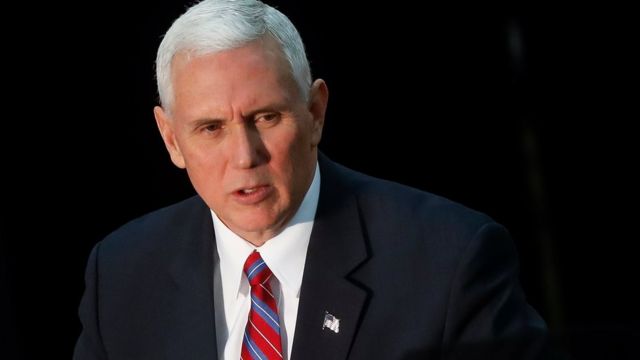 Вице-президент США Пенс признал, что использовал личную почту на работе ...