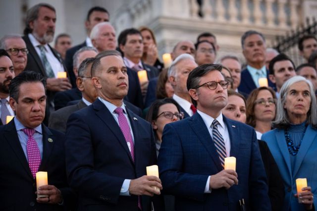 US candlelight vigil by members of Congress