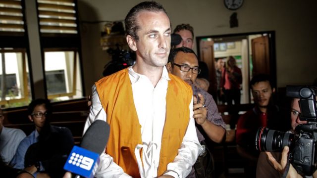 Terdakwa David Taylor di persidangan pertamanya di Denpasar, Bali.