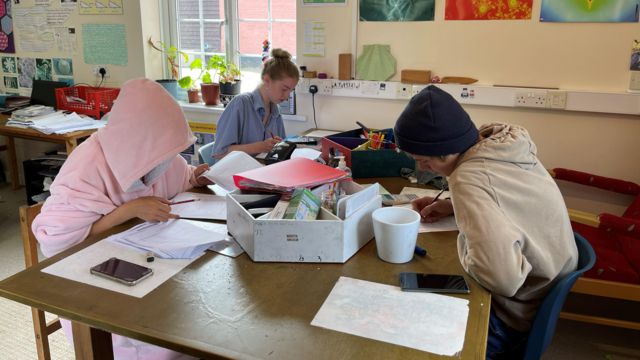 Escola decide passar todos os Alunos