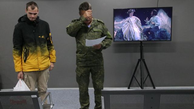 The moment of surrender at the mobilization center in Moscow