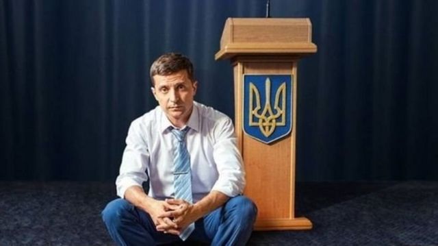 Владимир Зеленский в роли президента в сериале "Слуга народа"