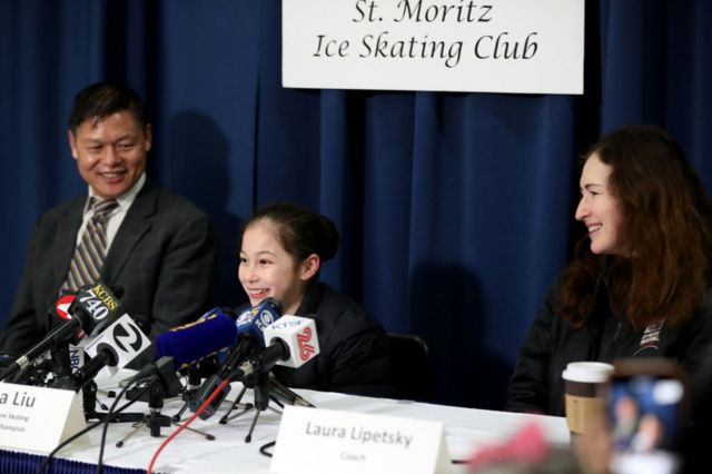 Arthur Liu e sua filha, a patinadora artística olímpica Alyssa Liu, em 2019.
