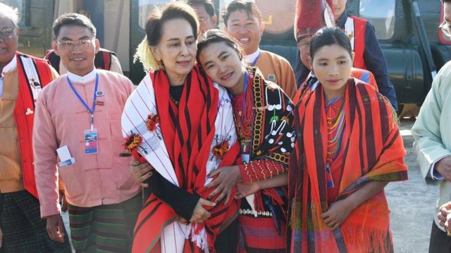 အတိုင်ပင်ခံဟာ ဒီနှစ်လအတွင်း တိုင်းနဲ့ပြည်နယ်လေးခုထက်မနည်း သွားရောက်ထားပါတယ်။