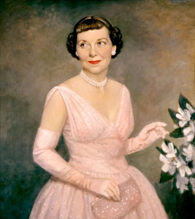 Mamie Eisenhower representaba en apariencia la domesticidad de la clase media, pero en realidad desafiaba las convenciones