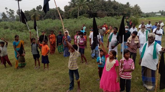 விவசாயிகள் கறுப்புக் கொடி ஆர்ப்பாட்டம்