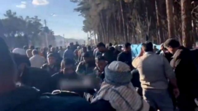 İran Devlet Televizyonu: Kasım Süleymani'nin mezarı yakınındaki iki patlamada en az 53 kişi hayatını kaybetti