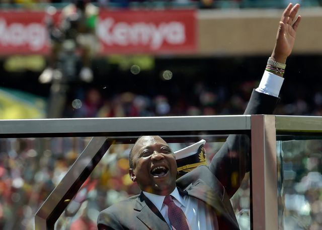 Prezida wa Kenya Uhuru Kenyatta ku munsi wo kumwimika itariki 28/11/2017