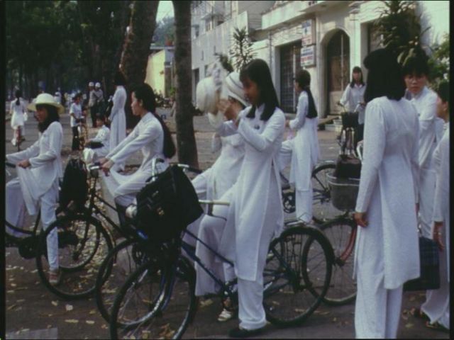 Hình cũ, Việt Nam năm 1997